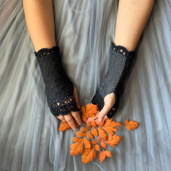 Midnight Shadows Handknit Fingerless Med Length Gloves Ombre Grey to Black - Picture 2 of 3